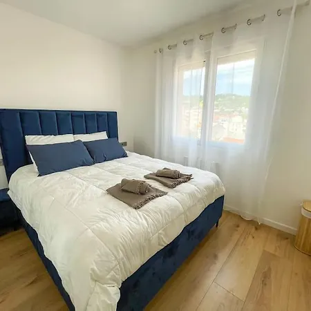 Le Lagon Bleu - Appt Wifi Parking Sous Reserve De Disponibilite , Balcon Le Puy-en-Velay